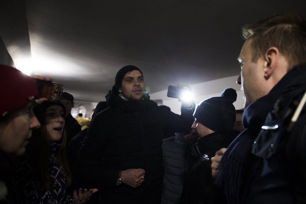 Навальный спасает Медведева, Навальный едет в Магадан - фото 4